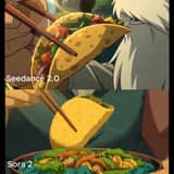 玉米饼馅料移动的特写镜头和暖光的反射
