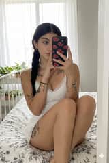 Mirror Selfie with Identity Preservation Prompt