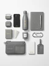 Collection Capsule de Produits de Marque Premium (Perspective Knolling)