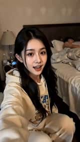 Realistic Digital Human Vlogger Prompt