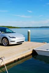 Tesla のボート改造動画用プロンプト