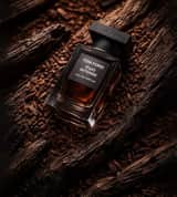 Publicité ultra-réaliste pour parfum de luxe
