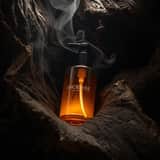 Photo de produit ultra-réaliste de gel douche Incense Oud