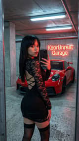Selfie no Espelho da Garagem de Moda Urbana