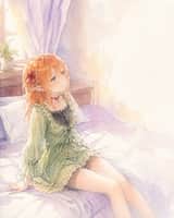 Fille elfe à l'aquarelle sur un lit baigné de soleil