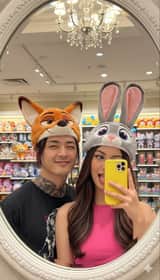 Prompt de Selfie no Espelho de Casal de Zootopia
