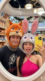 Prompt de Selfie no Espelho de Casal de Zootopia