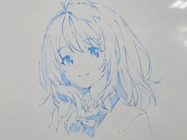 Esquisse d'anime au marqueur pour tableau blanc