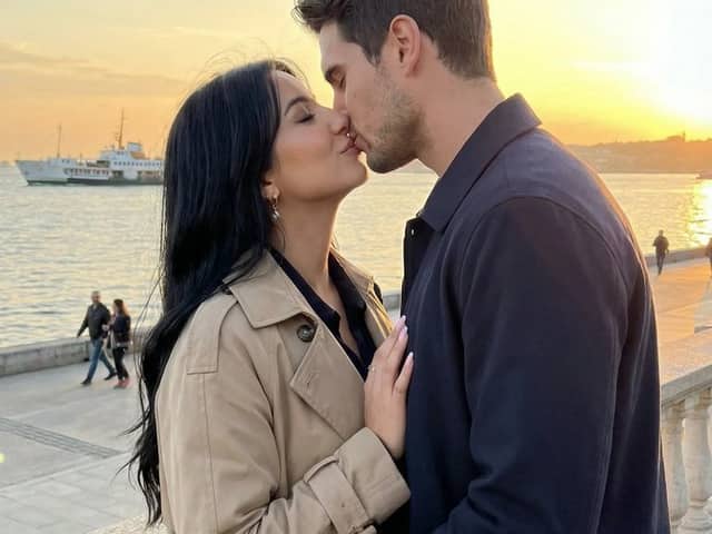 JSON Prompt for Cinematic Romantic Scene in Istanbul