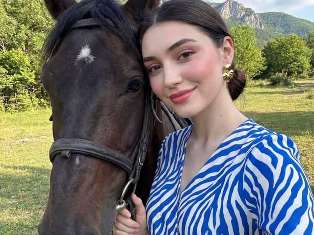 Luxury Lifestyle Portrait Prompt with Horse for Gemini Nano Banana Pro