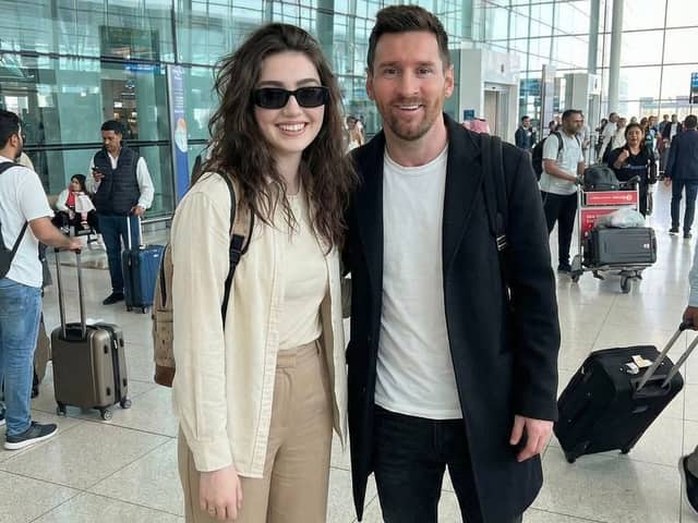 Ultra-Realistic Celebrity Encounter Selfie