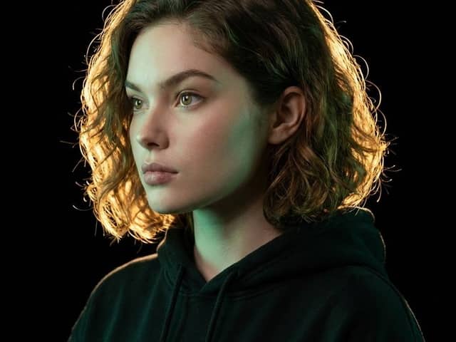 Ultrarealistic Artistic Portrait with Contradictory Lighting