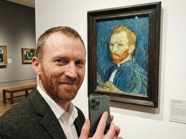 Van Gogh Museum Selfie Prompt