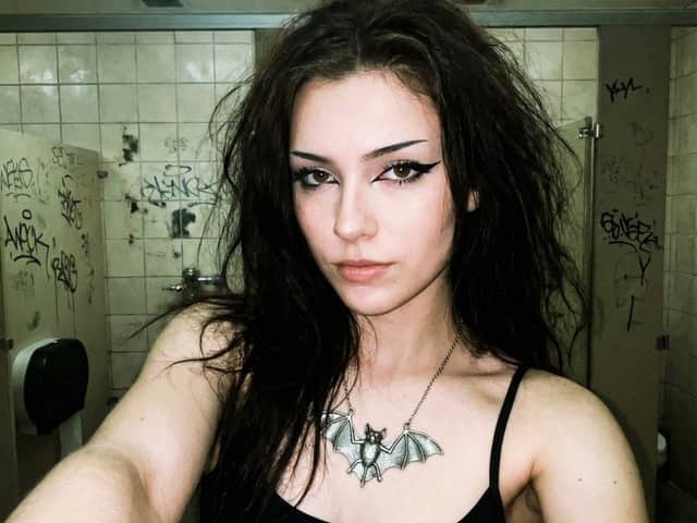 Y2K Grunge Bathroom Selfie Prompt