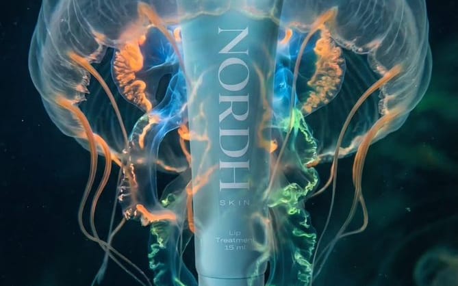 Publicité pour un produit de soin de luxe sous-marin