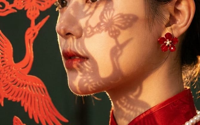 High-End Commercial Portrait with New Chinese Aesthetic