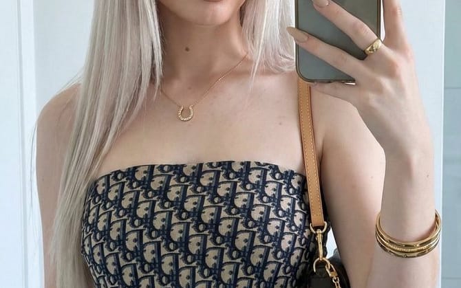 Y2K Mirror Selfie Prompt