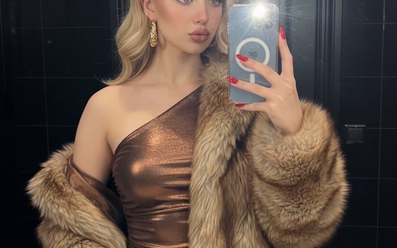Nightlife Glamour Mirror Selfie with Flash