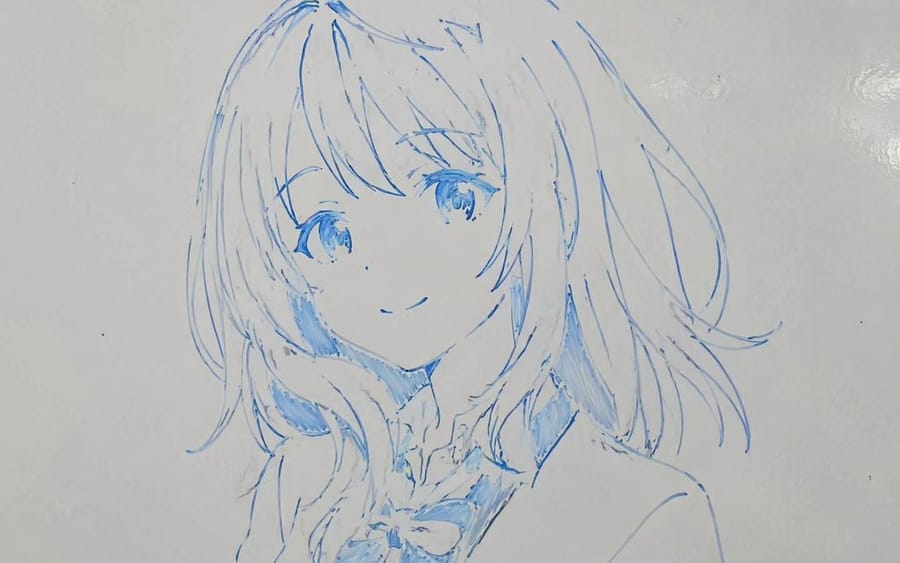Esquisse d'anime au marqueur pour tableau blanc