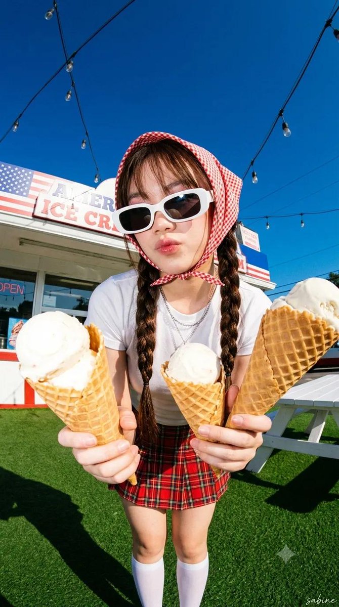 Y2K Summer Fashion Editorial